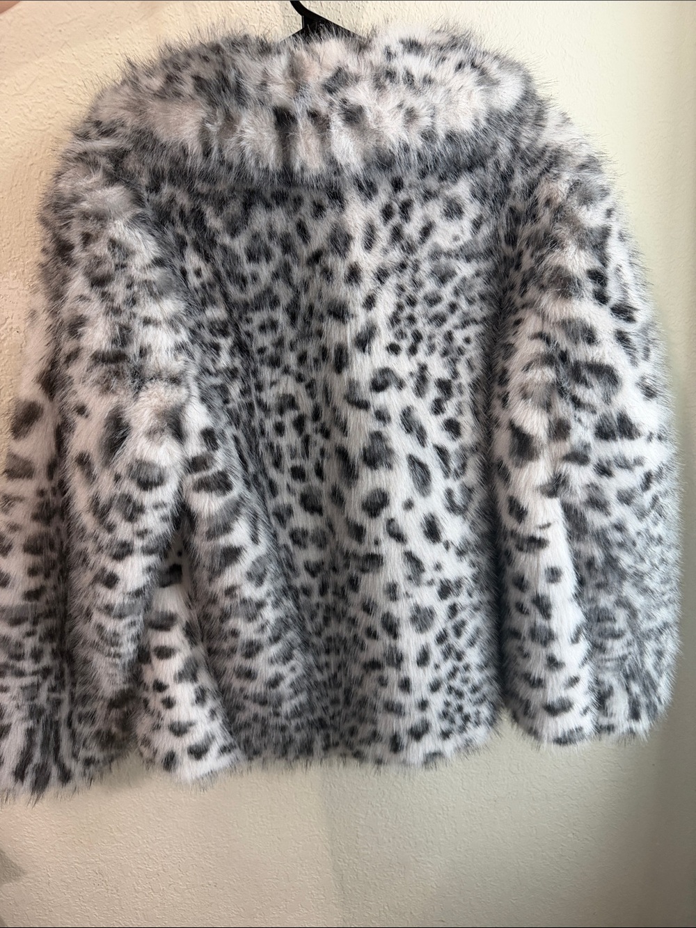 Aritzia Black & White Faux Fur Leopard Coat - Picture 2 of 3